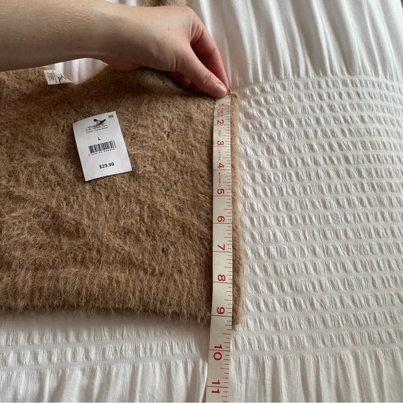 NWT Cotton on body Tan fuzzy v-neck tank size large - Picture 9 of 11
